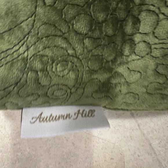 Autumn Hill velveteen olive green autumn cushions - Picture 4 of 6
